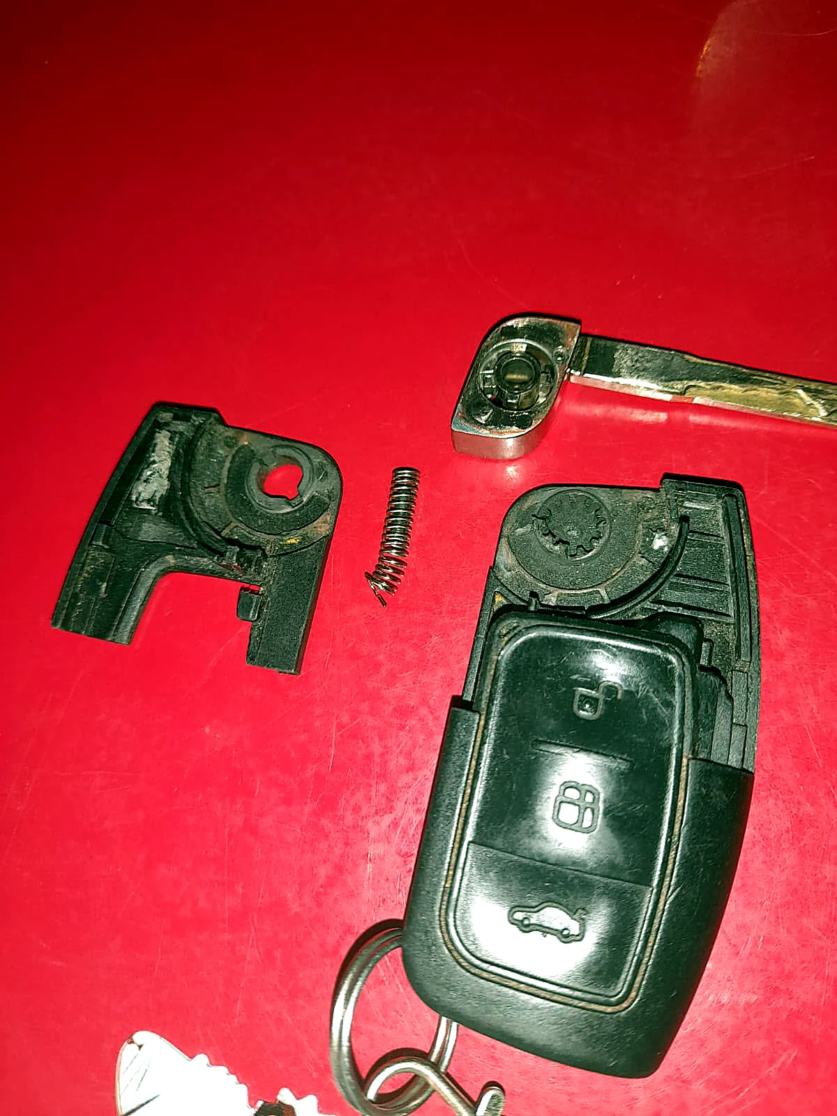 Car key casing repair by Ilanga Locksmith